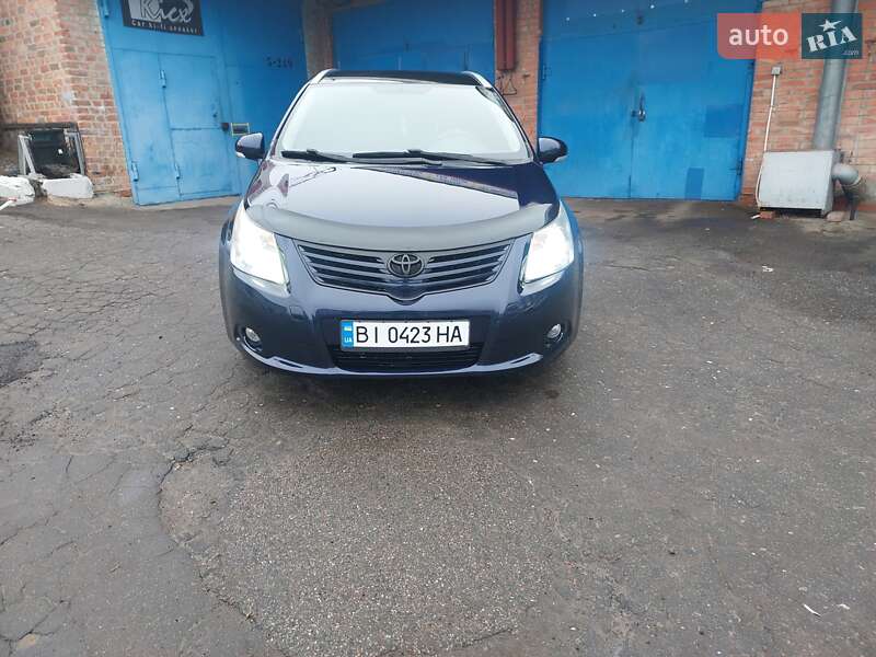 Універсал Toyota Avensis 2010 в Харкові