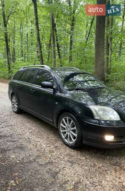 Универсал Toyota Avensis 2005 в Черновцах