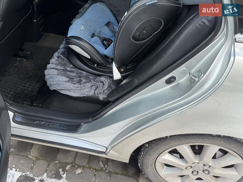 Универсал Toyota Avensis 2005 в Луцке