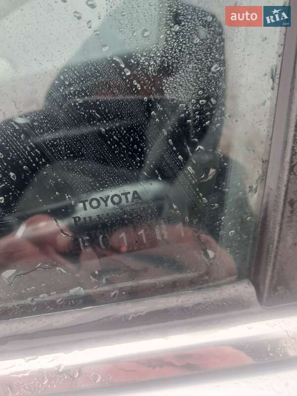 Седан Toyota Avensis 2009 в Тернополе