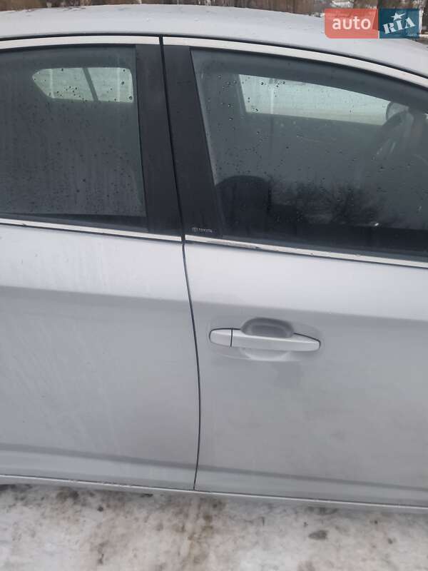 Седан Toyota Avensis 2009 в Тернополе