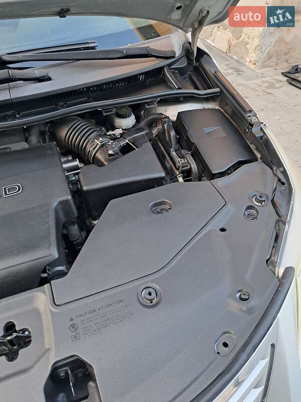 Седан Toyota Avensis 2009 в Тернополе