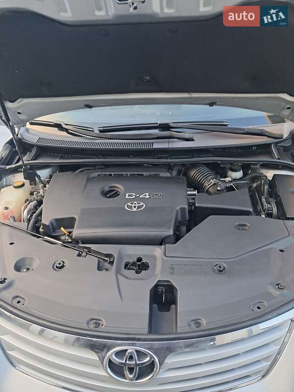 Седан Toyota Avensis 2009 в Тернополе