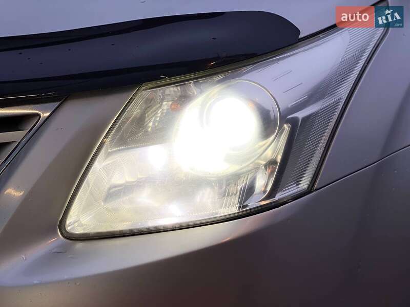 Універсал Toyota Avensis 2011 в Києві