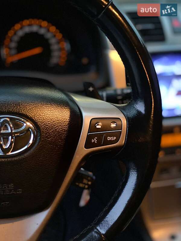 Універсал Toyota Avensis 2011 в Києві