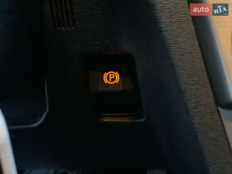 Універсал Toyota Avensis 2011 в Києві