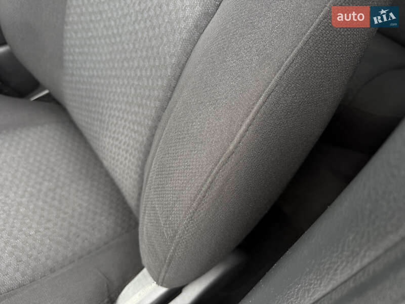 Универсал Toyota Avensis 2006 в Ровно