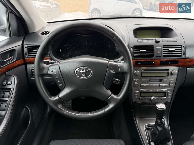 Универсал Toyota Avensis 2006 в Ровно