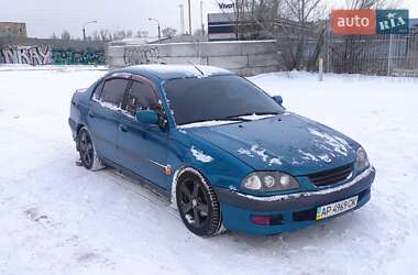 Седан Toyota Avensis 1999 в Запорожье