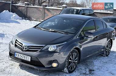 Седан Toyota Avensis 2012 в Киеве