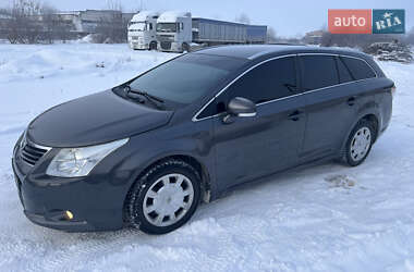 Універсал Toyota Avensis 2011 в Чемерівцях