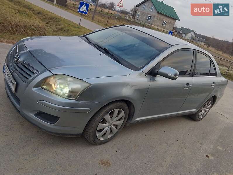 Седан Toyota Avensis 2008 в Львове