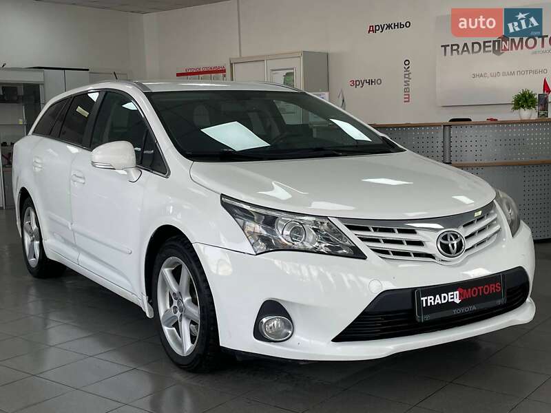 Toyota Avensis 2015
