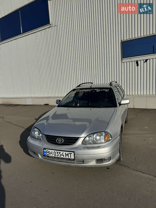 Toyota Avensis 2001