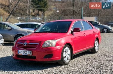 Седан Toyota Avensis 2006 в Хусте