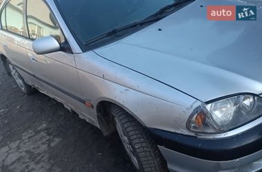 Седан Toyota Avensis 2002 в Рівному