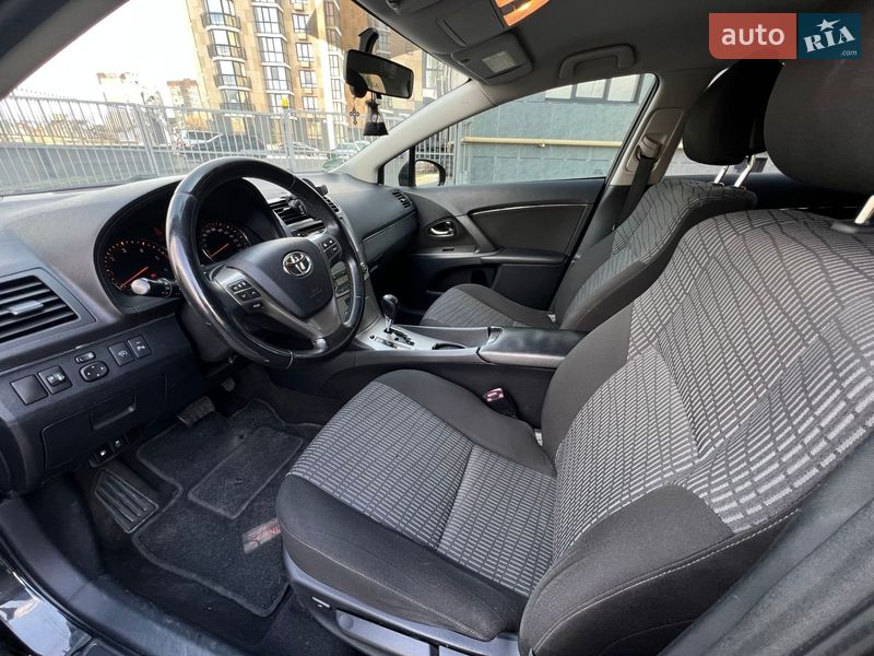 Универсал Toyota Avensis 2011 в Луцке