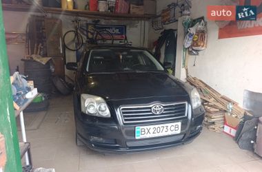 Седан Toyota Avensis 2004 в Хмельницькому