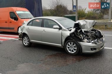 Седан Toyota Avensis 2007 в Житомирі