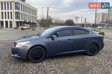 Седан Toyota Avensis 2010 в Львові