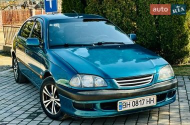 Седан Toyota Avensis 1998 в Ивано-Франковске