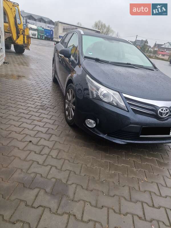 Toyota Avensis 2013
