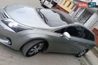 Универсал Toyota Avensis 2013 в Тернополе