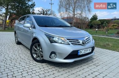Универсал Toyota Avensis 2012 в Яворове