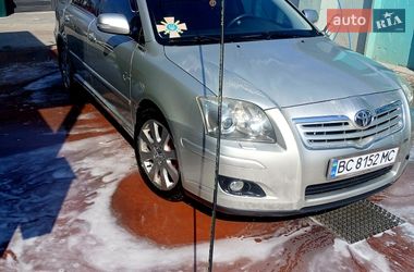 Седан Toyota Avensis 2009 в Львові