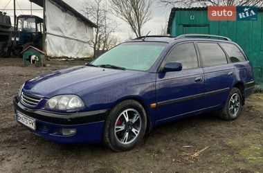 Універсал Toyota Avensis 2000 в Кам'янець-Подільському