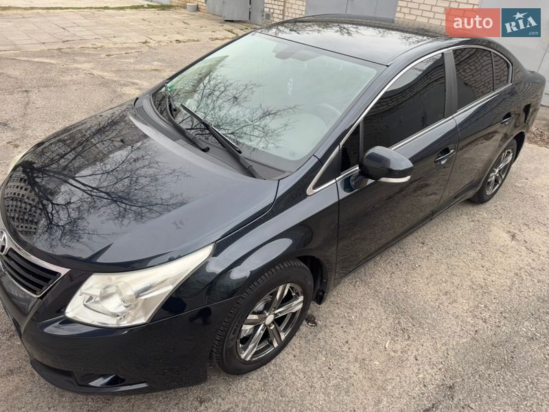 Toyota Avensis 2011