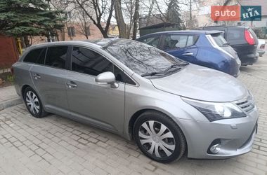 Універсал Toyota Avensis 2013 в Тернополі
