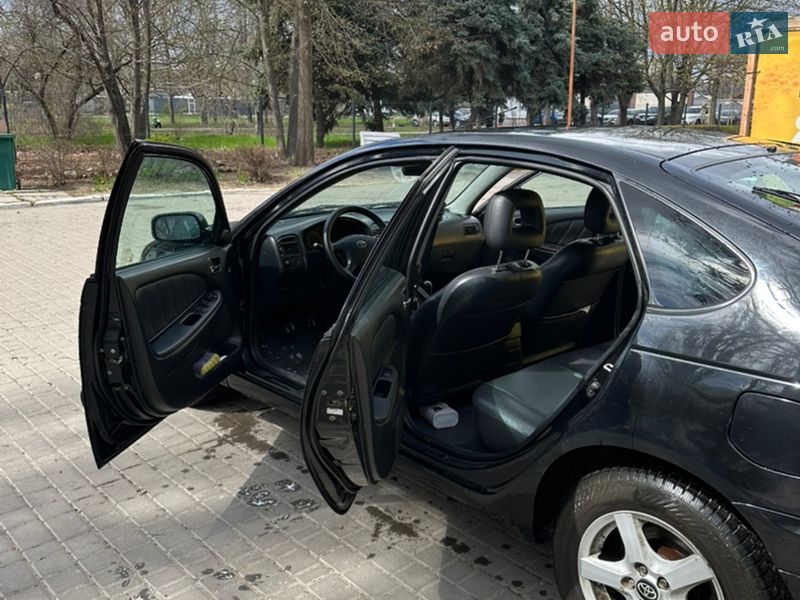 Лифтбек Toyota Avensis 2002 в Одессе