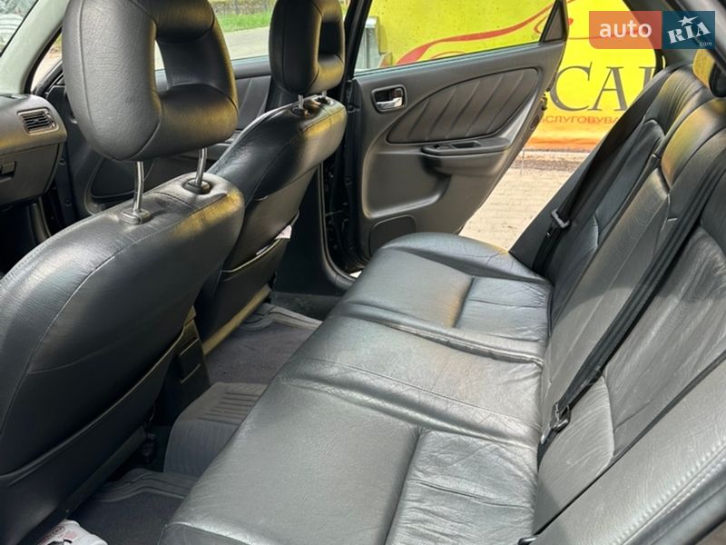 Лифтбек Toyota Avensis 2002 в Одессе