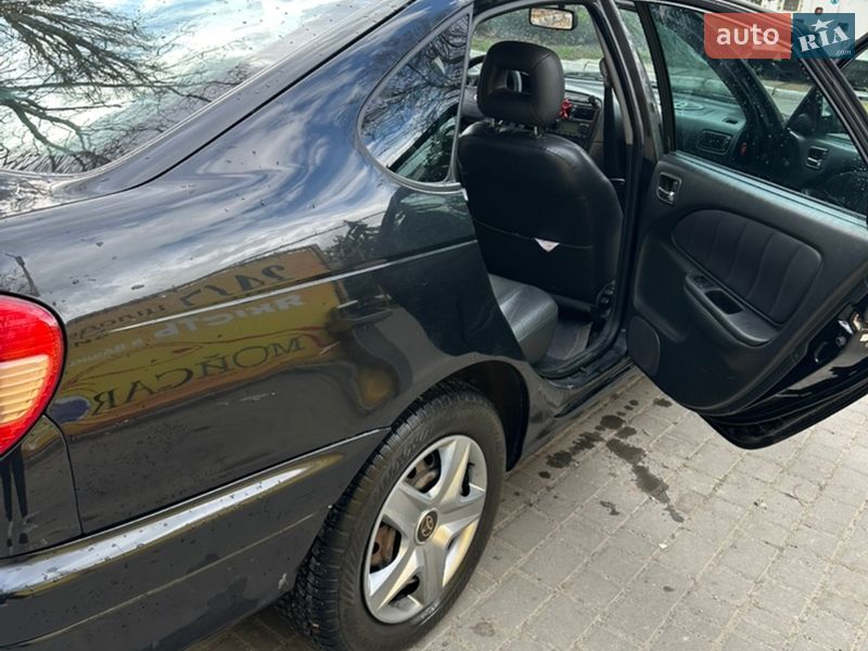 Лифтбек Toyota Avensis 2002 в Одессе