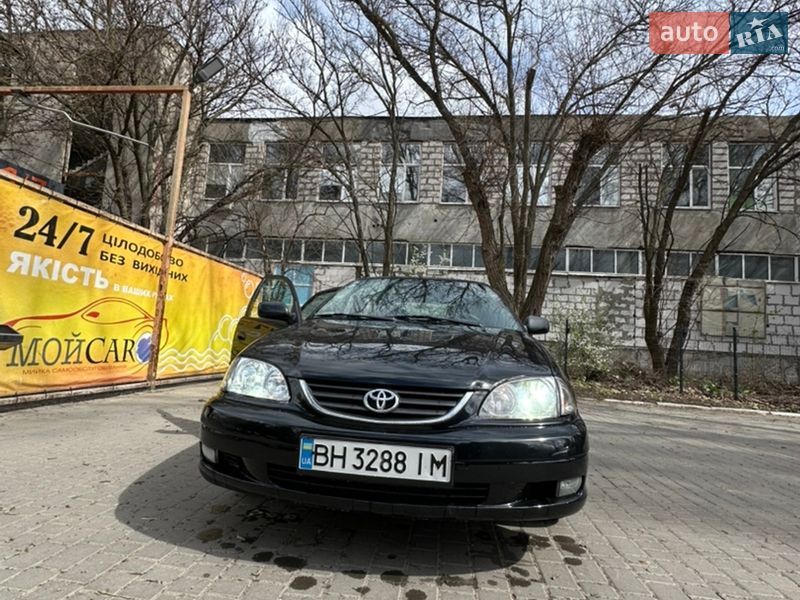 Лифтбек Toyota Avensis 2002 в Одессе