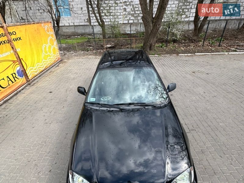 Лифтбек Toyota Avensis 2002 в Одессе