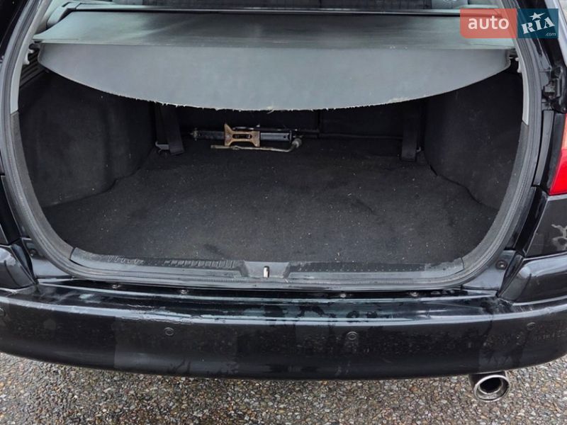 Универсал Toyota Avensis 2002 в Черновцах