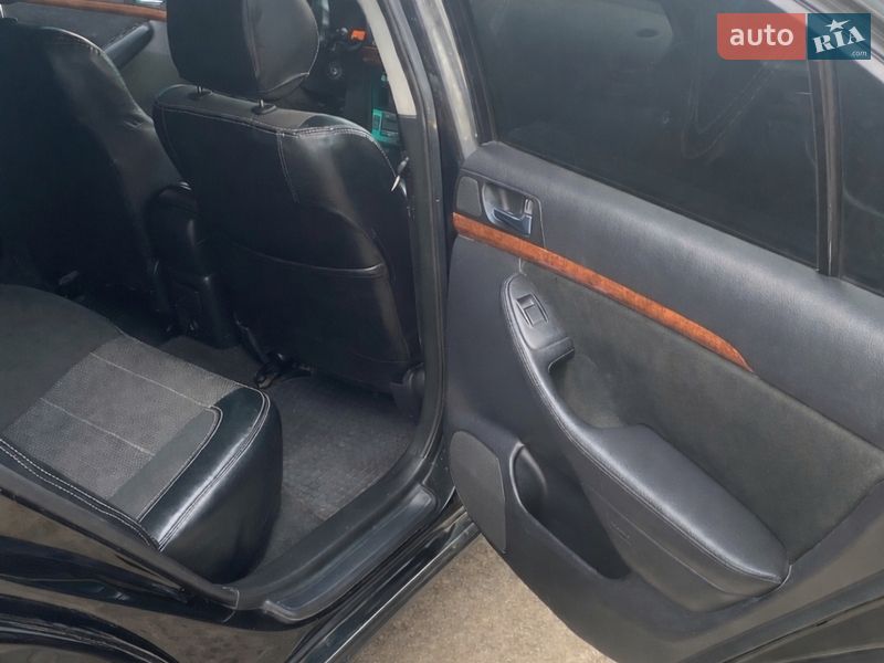 Седан Toyota Avensis 2006 в Чечельнике