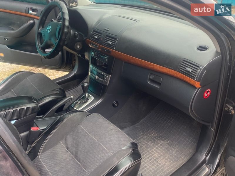 Седан Toyota Avensis 2006 в Чечельнике