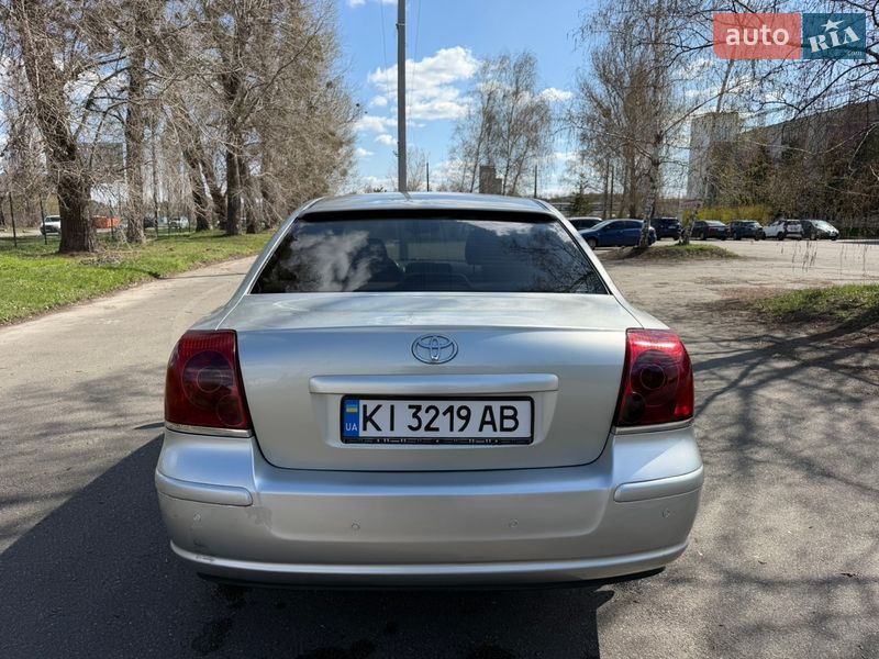 Седан Toyota Avensis 2006 в Белой Церкви