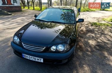 Седан Toyota Avensis 1998 в Білгороді-Дністровському