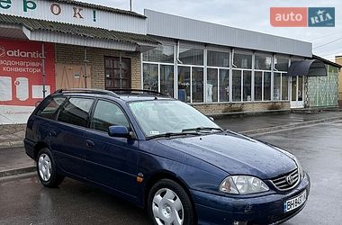 Универсал Toyota Avensis 2002 в Богодухове