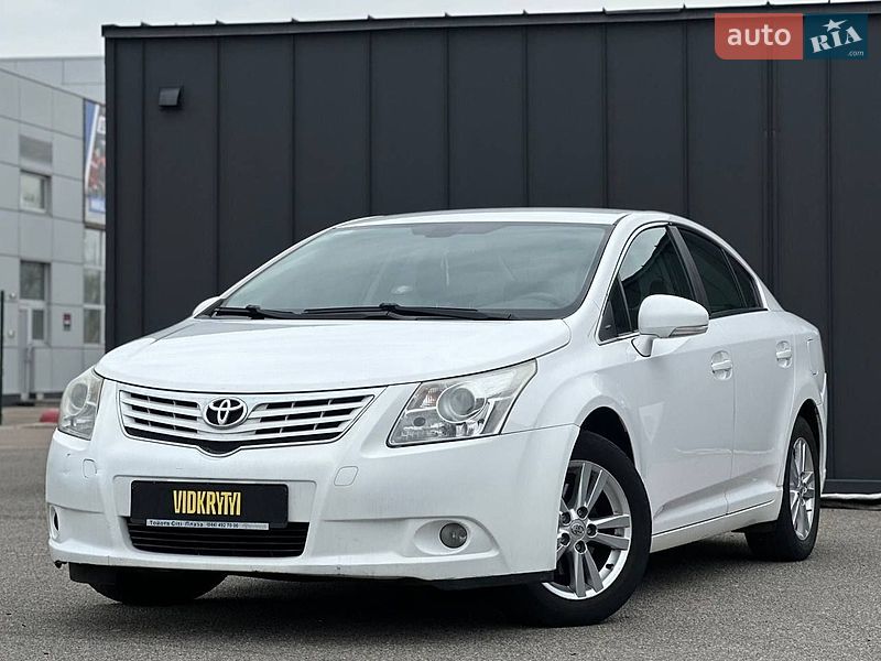 Toyota Avensis 2011