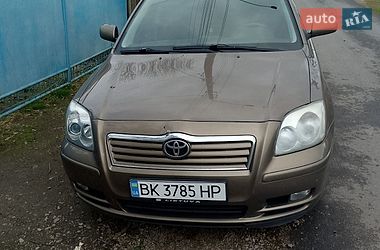 Універсал Toyota Avensis 2005 в Житомирі