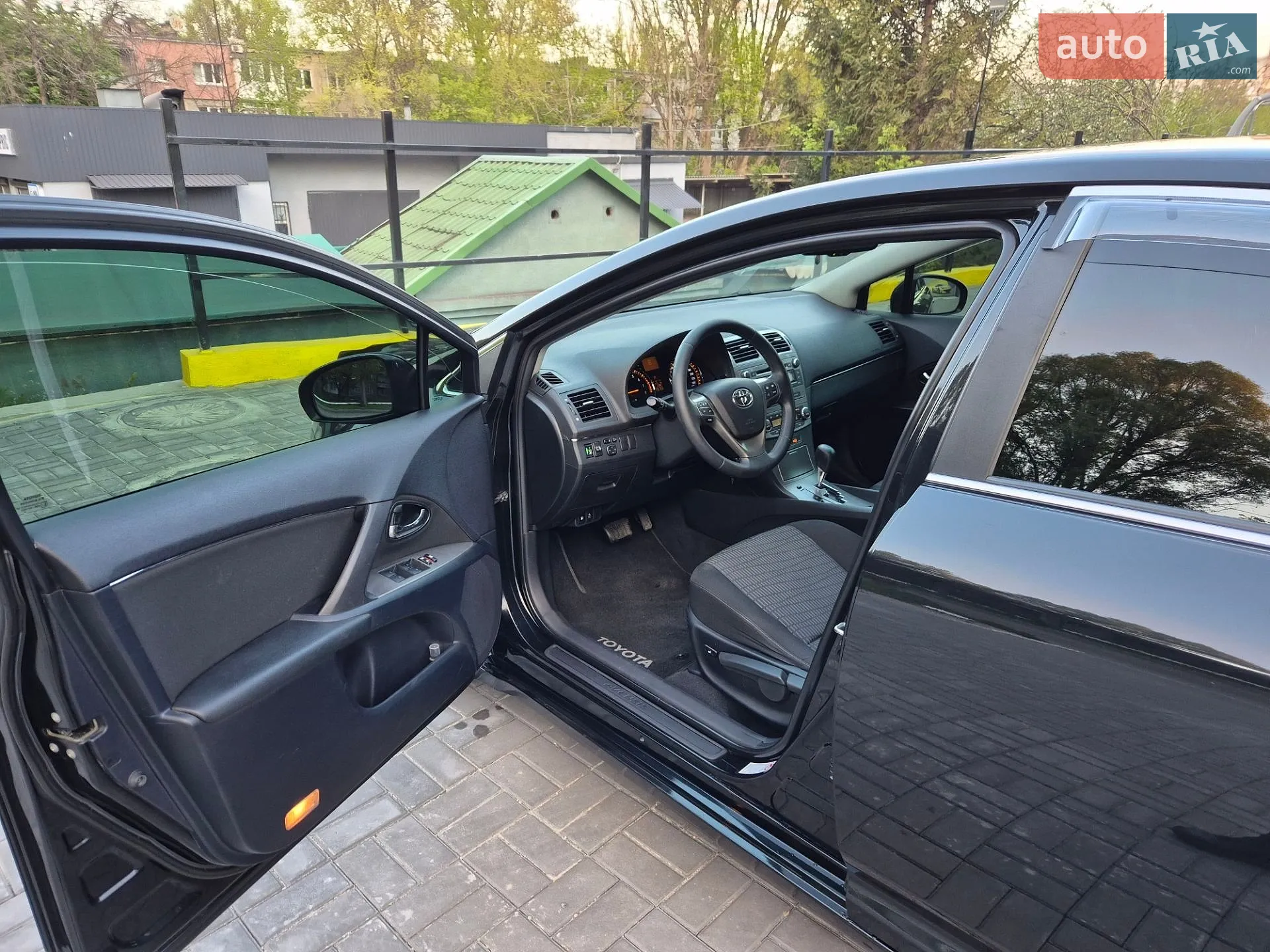2010 Toyota Avensis - мініатюра 11