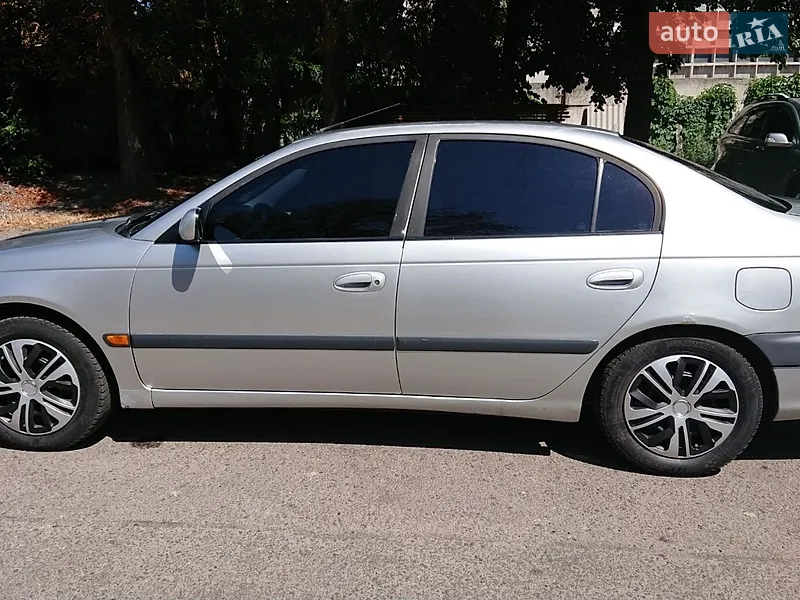 Toyota Avensis 2002