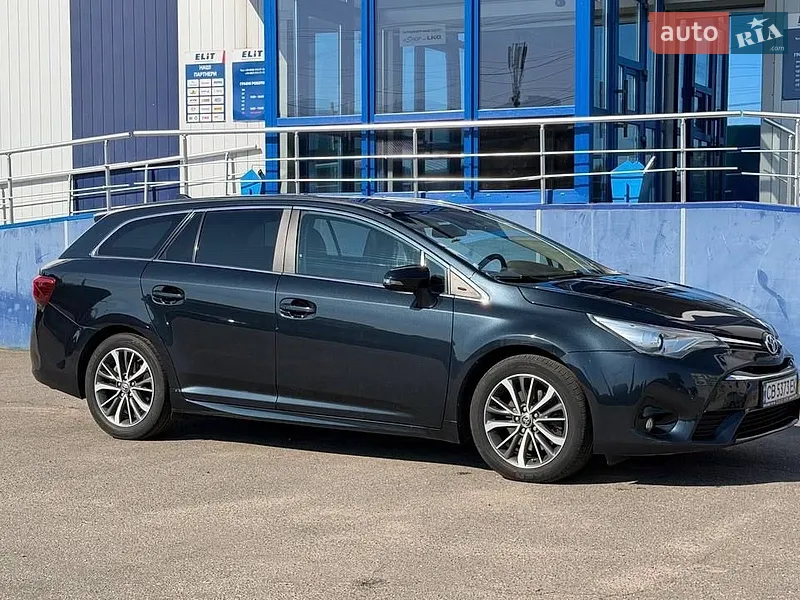 Toyota Avensis 2015