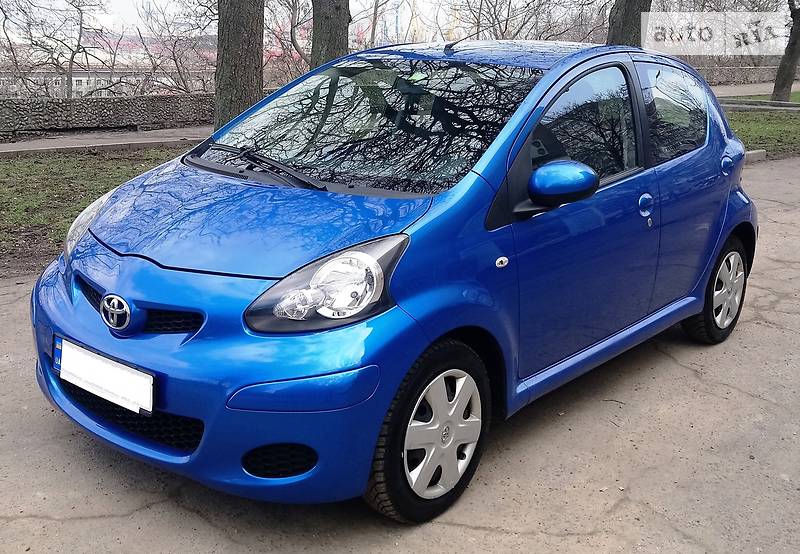 Хэтчбек Toyota Aygo 2010 в Одессе