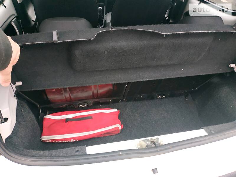 Хетчбек Toyota Aygo 2012 в Ужгороді